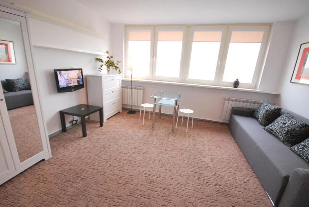 Apartment4You - Solidarnosci ワルシャワ 部屋 写真