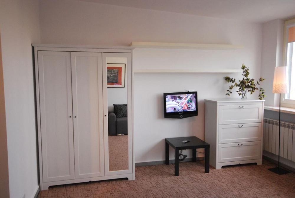 Apartment4You - Solidarnosci ワルシャワ 部屋 写真
